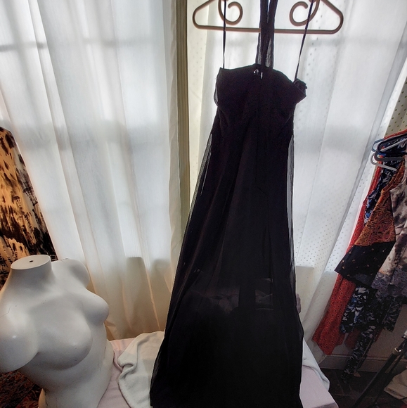 Nikibiki maxi dress 👗 sz medium - Picture 3 of 16